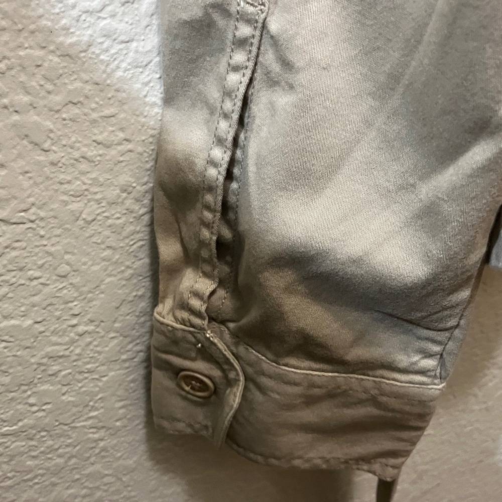 Guess Women's Beige Utility Jacket Light jacket perfect for layering . - Picture 7 of 7